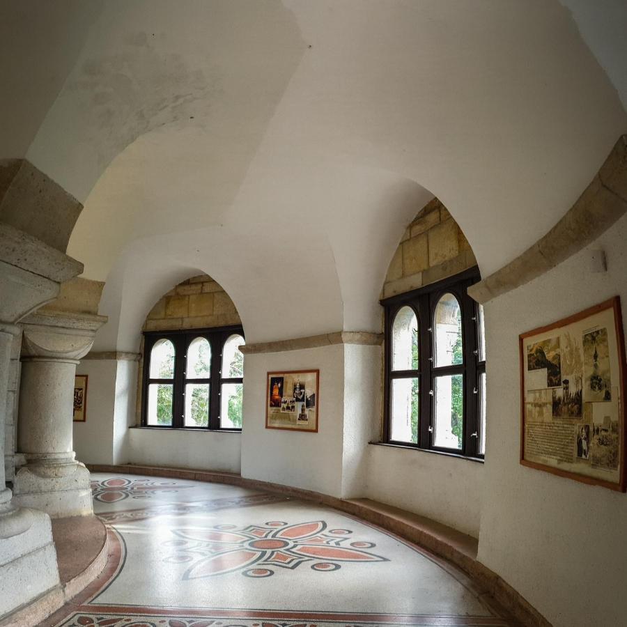 Romantic Two Bedroom Apartments In The Hills Of Budapest With Private Parking Exteriör bild